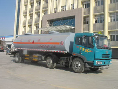 解放小三轴化工液体运输车（CA5253）